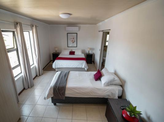 Room image 9