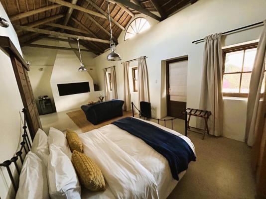 Room image 8