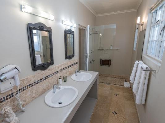 Room image 7