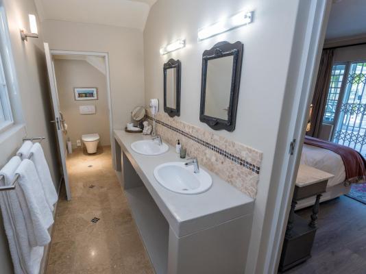 Room image 11