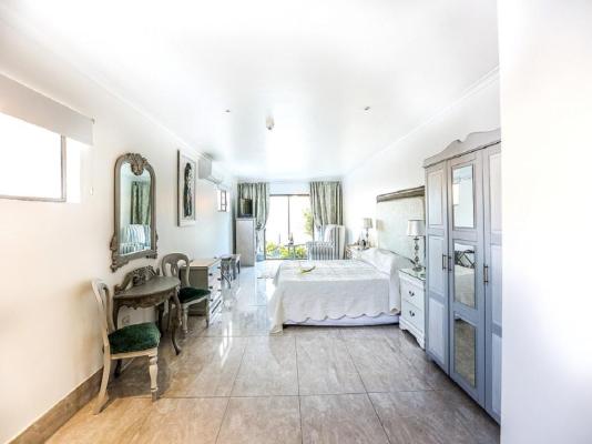 Room image 1