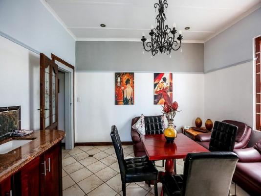 Room image 4