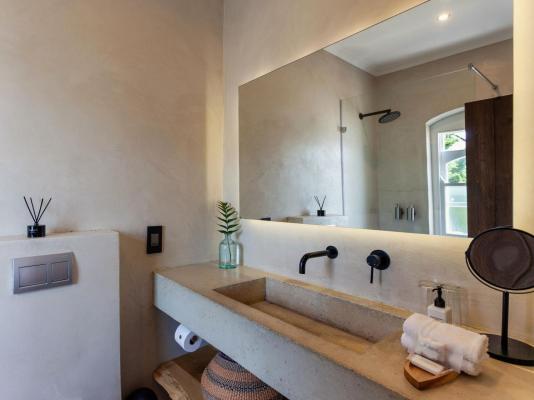 Room image 1