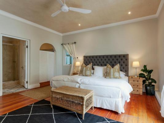 Room image 4
