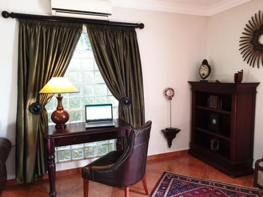Room image 2