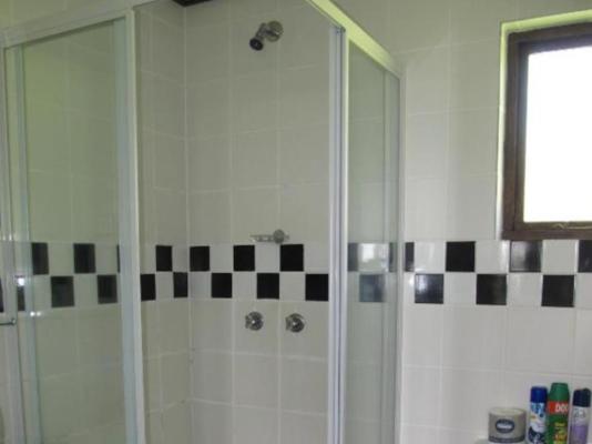 Room image 4