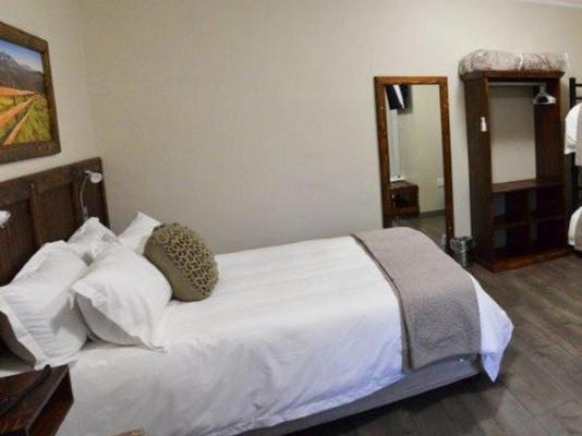 Room image 4