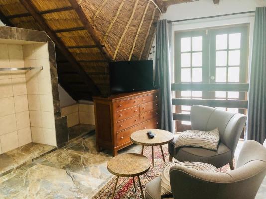 Room image 4