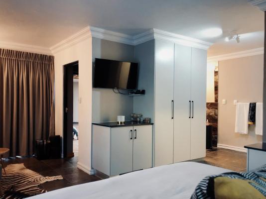 Room image 4