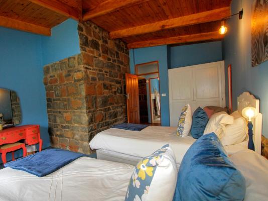 Room image 8