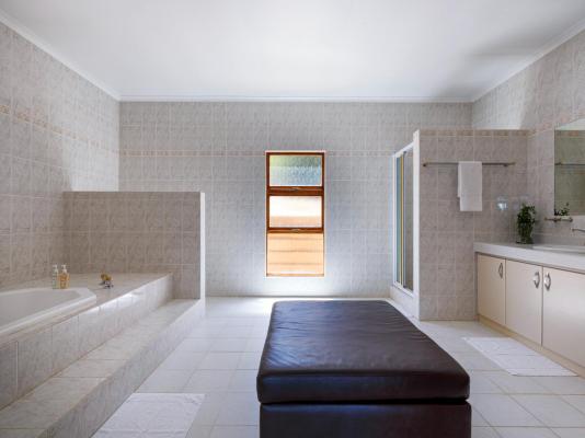 Room image 2