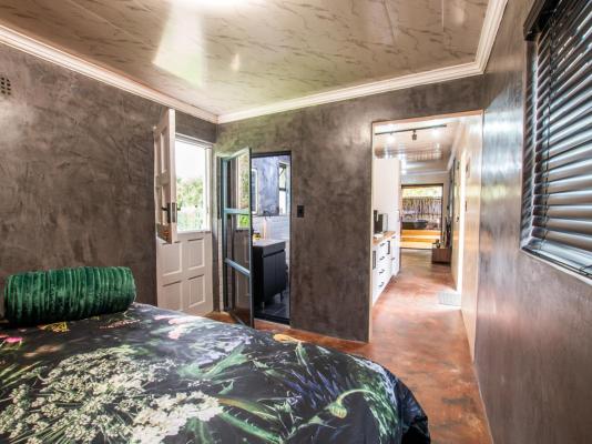 Room image 7