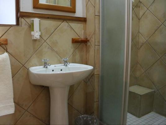 Room image 5