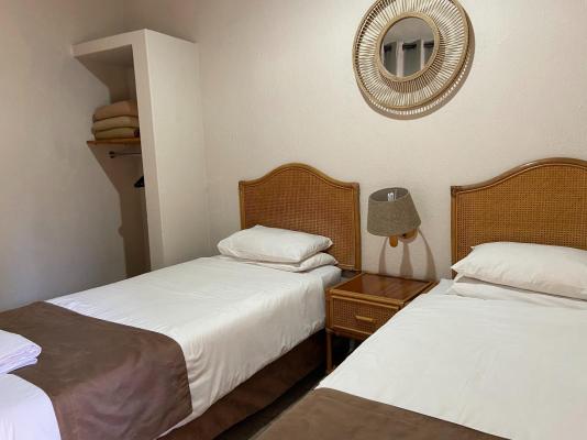 Room image 4