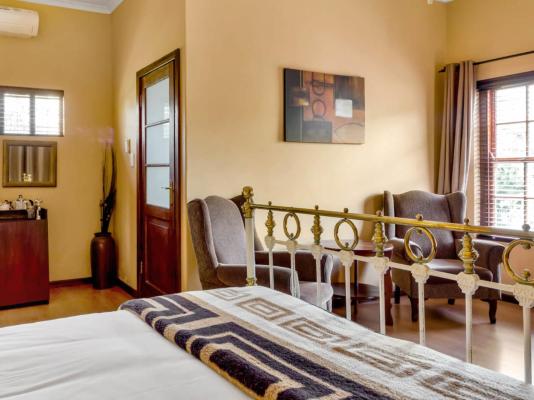 Room image 4