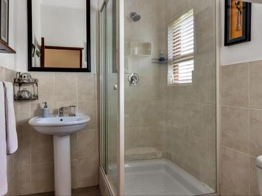 Room image 1