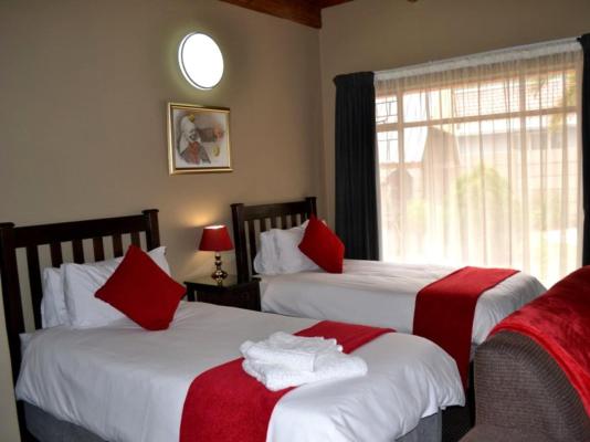 Room image 4