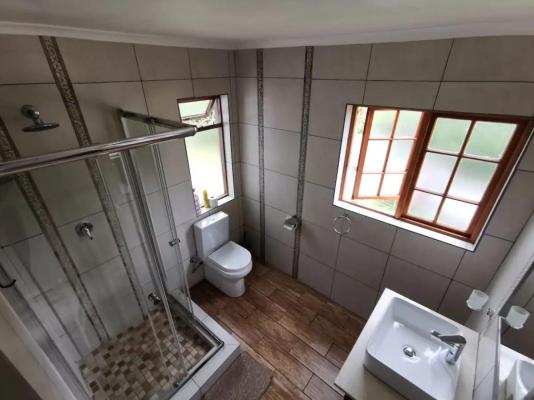 Room image 3