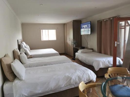 Room image 10