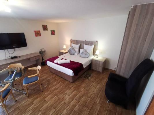Room image 4
