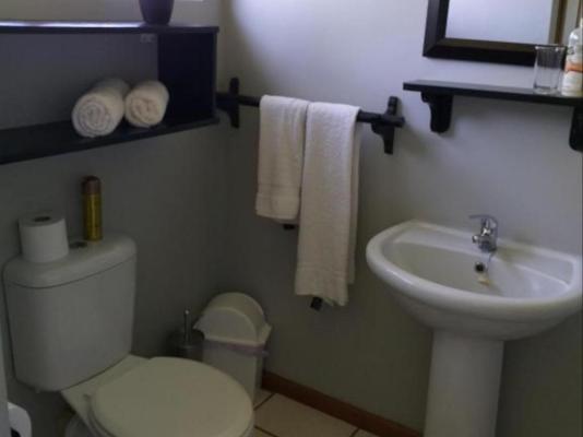 Room image 4