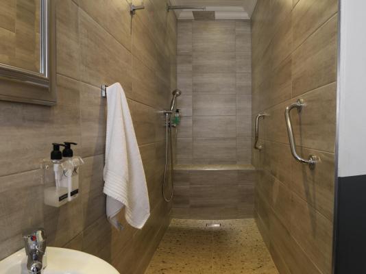 Room image 3