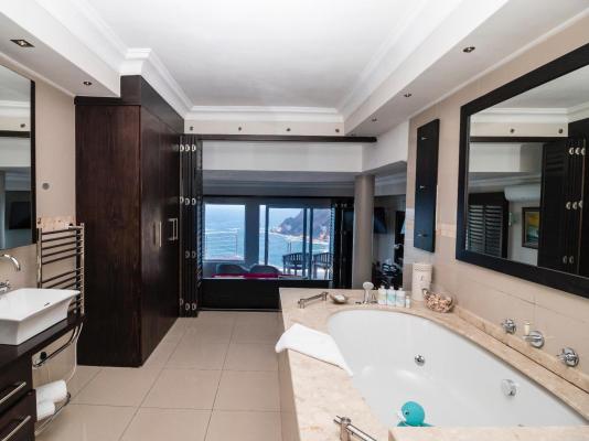Room image 4