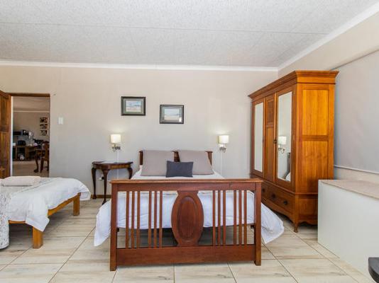 Room image 4