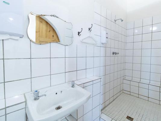 Room image 3