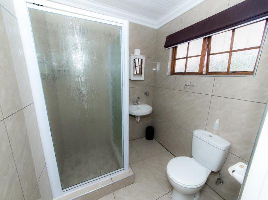 Room image 4