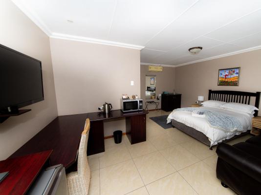 Room image 5