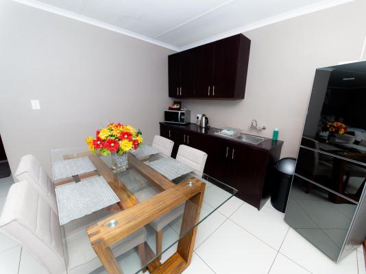 Room image 5