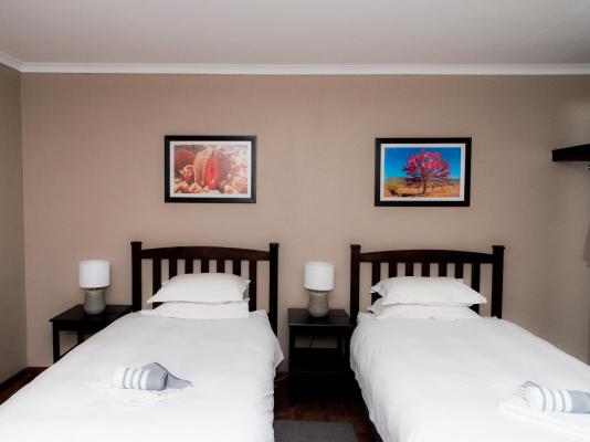 Room image 12
