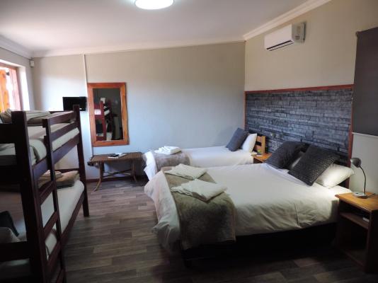 Room image 3