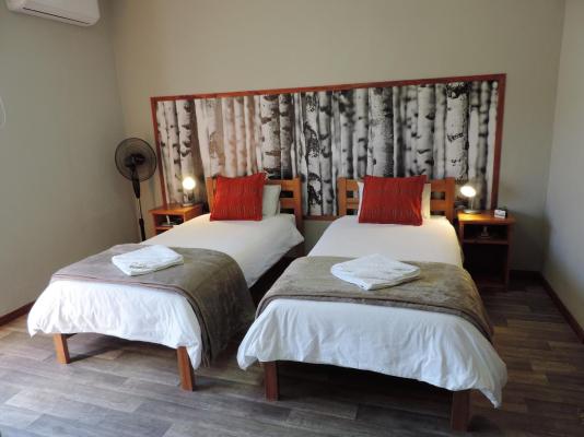 Room image 3