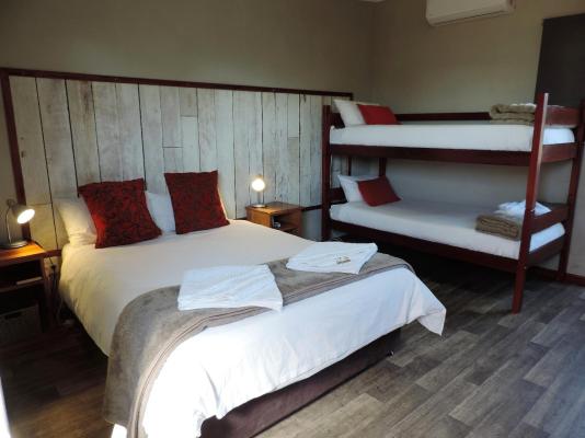 Room image 4