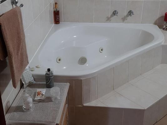 Room image 4
