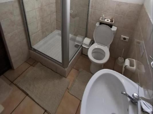 Room image 1