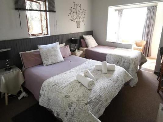 Room image 4