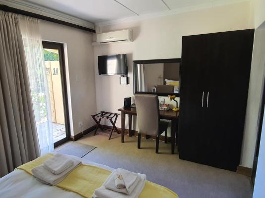 Room image 4