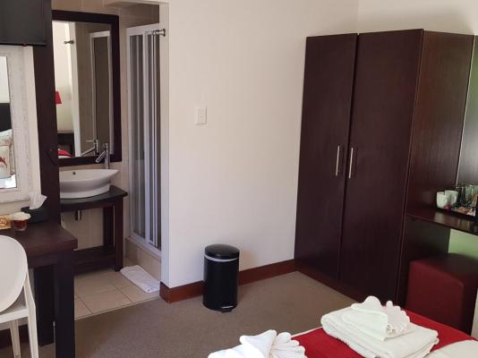 Room image 8