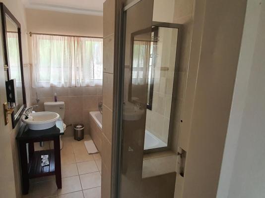 Room image 5