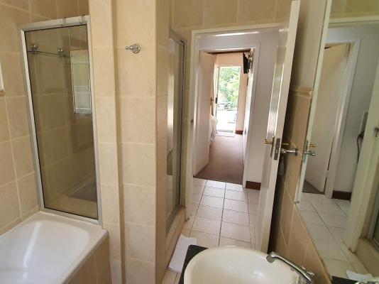 Room image 3