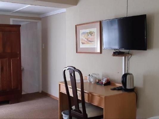 Room image 4