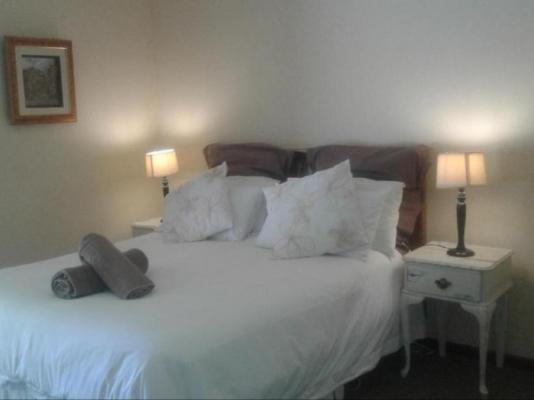 Room image 3