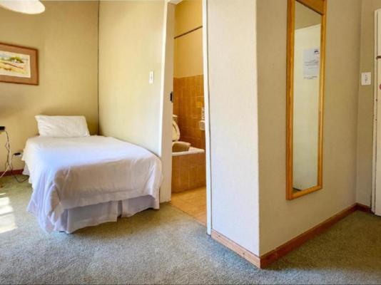 Room image 2