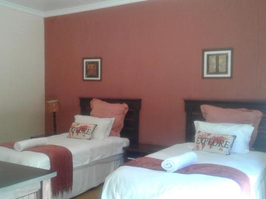 Room image 4