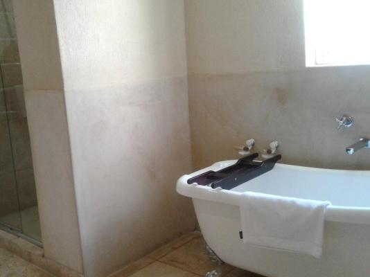 Room image 3