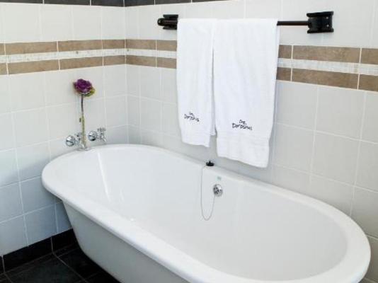 Room image 1