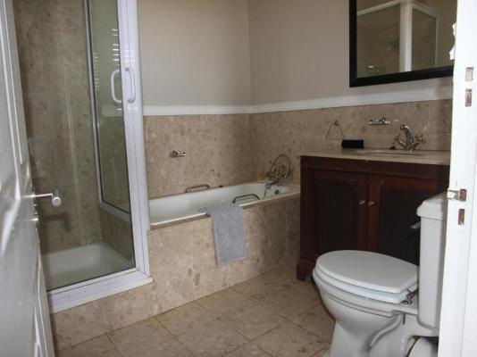 Room image 3